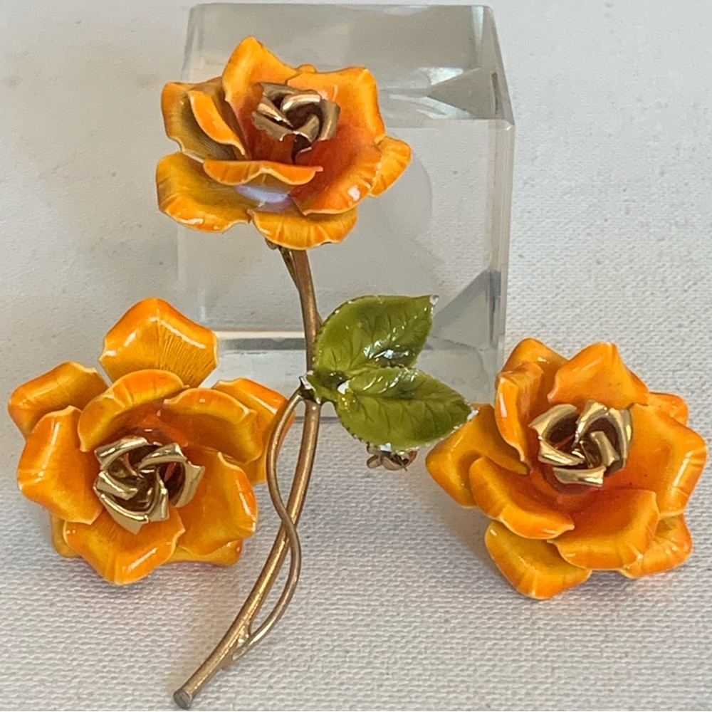 Retro Flower Power Enamel Brooch Pin and Clip Earrings Set Orange & Gold Floral - Picture 10 of 15
